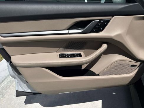 Used 2025 Porsche Taycan image 21