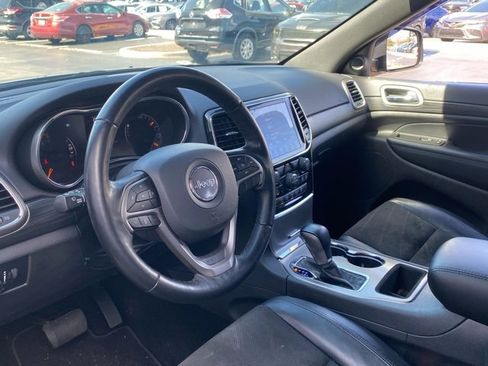 Used 2021 Jeep Grand Cherokee Laredo X image 11