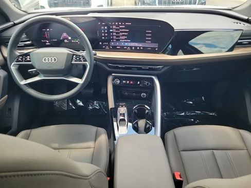 Certified 2025 Audi Q5 Premium Plus w/ Premium Plus AWD/4WD image 2