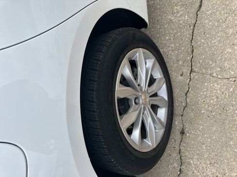 Used 2025 Chevrolet Malibu LT FWD image 10