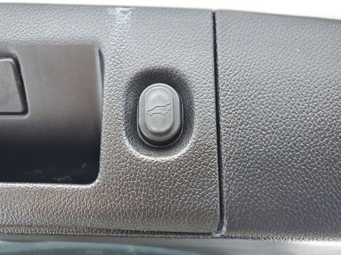 Used 2017 Chevrolet Tahoe Premier image 13