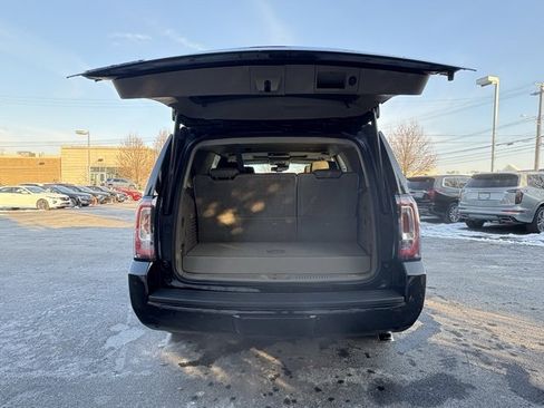 Used 2018 GMC Yukon SLT w/ Premium Edition image 6