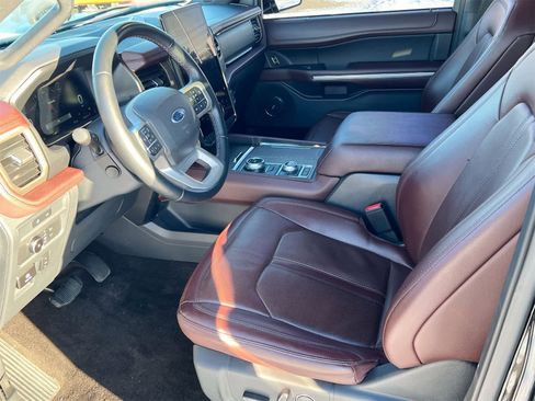 Used 2022 Ford Expedition Max Limited image 10