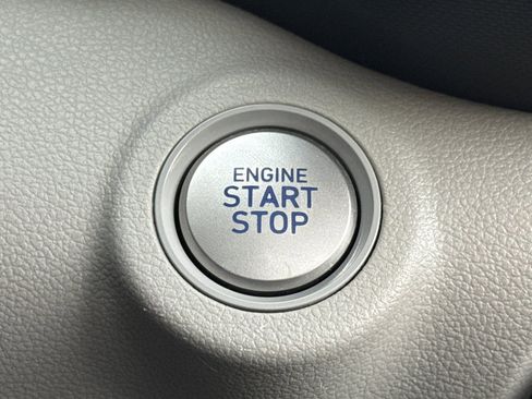 Certified 2024 Hyundai Venue SEL image 22