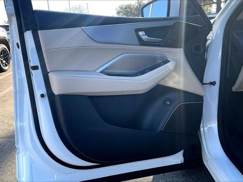 Used 2025 Acura MDX SH-AWD w/ Technology Package image 25