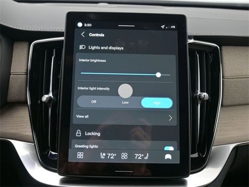 New 2026 Volvo XC90 B6 Plus w/ Protection Package Premier image 17