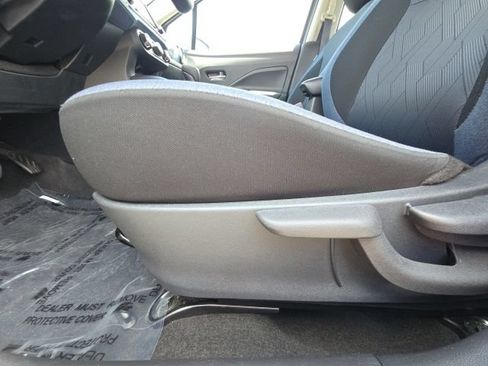 Used 2025 Nissan Versa SV FWD image 18
