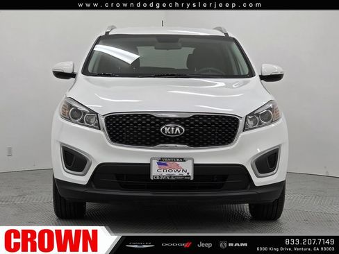 Used 2017 Kia Sorento FWD image 2