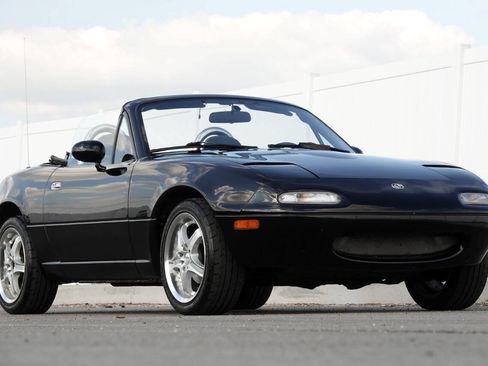 Used 1996 MAZDA MX-5 Miata RWD image 63