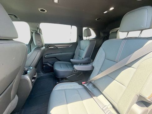 Used 2024 GMC Acadia AT4 w/ Luxury Package AWD/4WD image 25