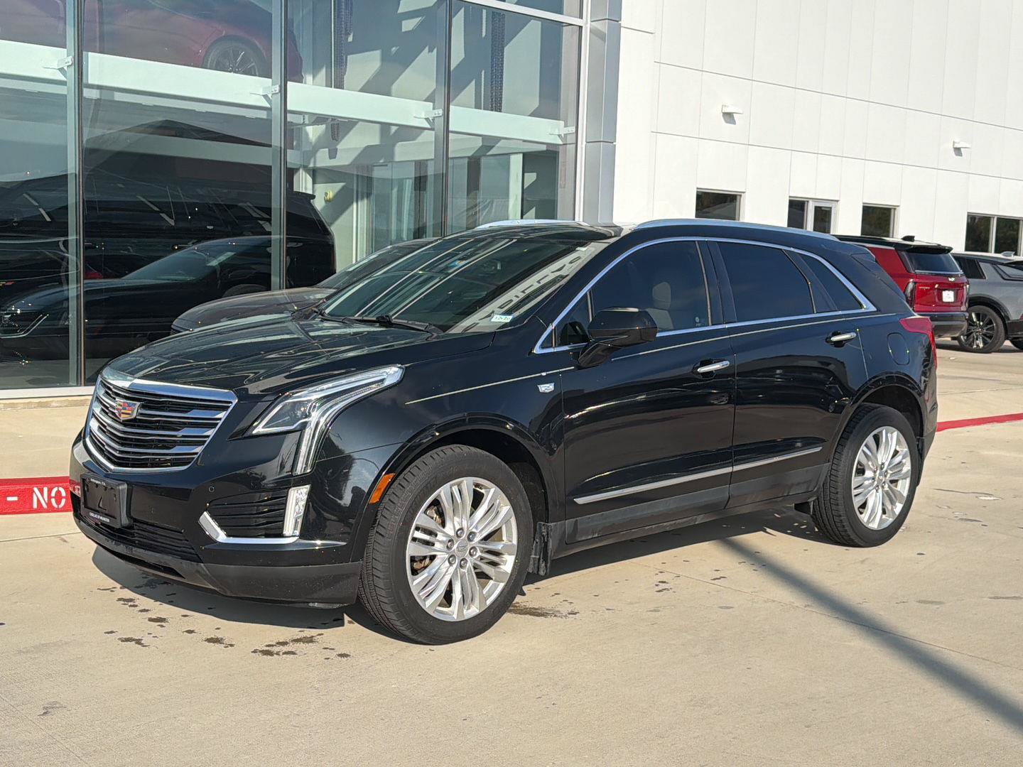 Used 2017 Cadillac XT5 Premium Luxury FWD image 1