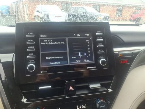 Used 2022 Toyota Camry LE FWD image 16