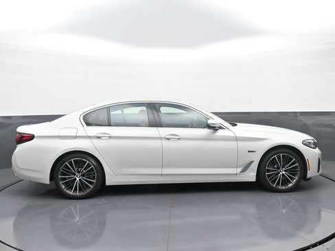 Used 2023 BMW 530e xDrive w/ Premium Package AWD/4WD image 8