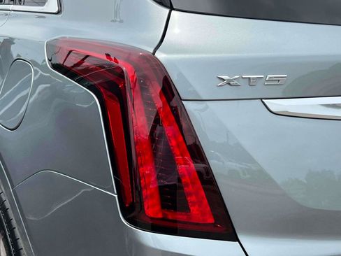 Certified 2023 Cadillac XT5 Premium Luxury AWD/4WD image 10