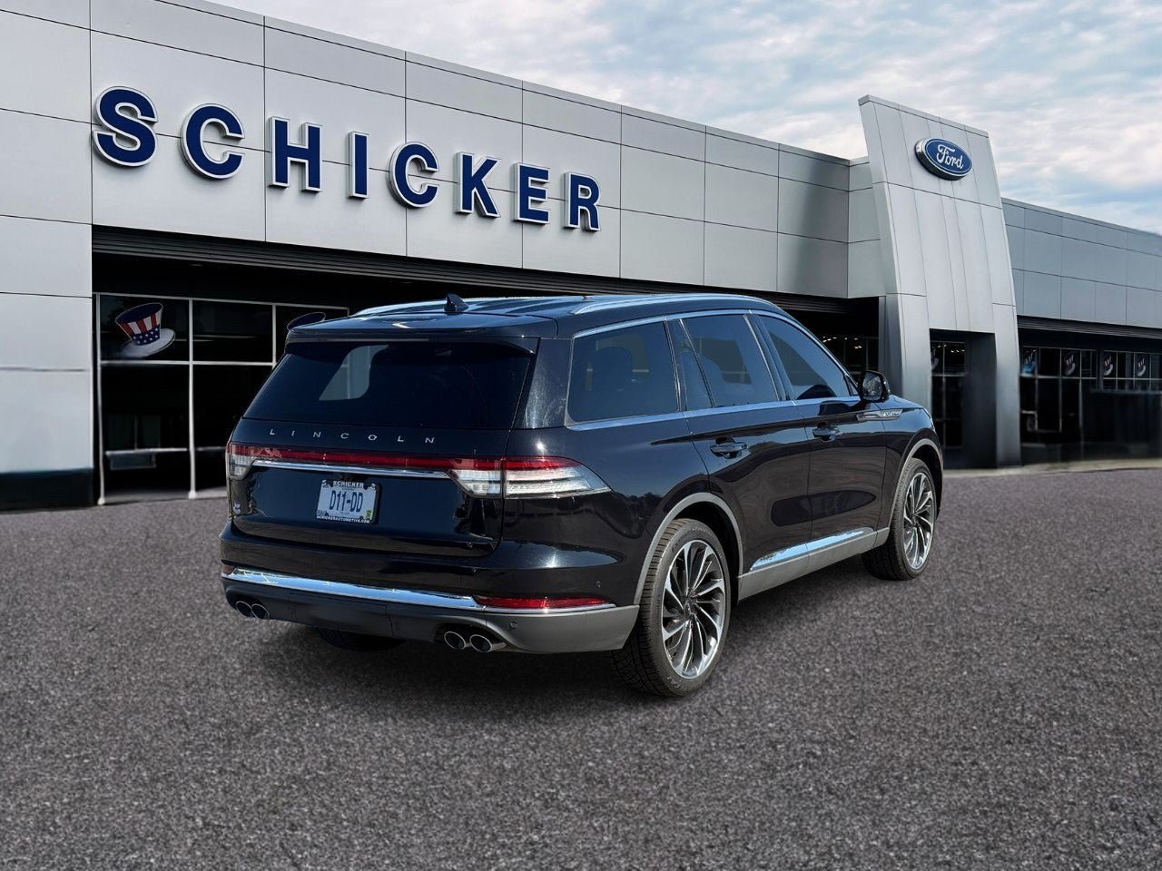 Used 2020 Lincoln Aviator Reserve w/ Equipment Group 202A AWD/4WD image 2