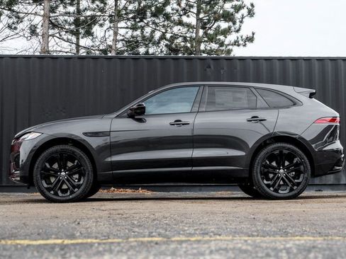 New 2026 Jaguar F-PACE R-Dynamic S image 3
