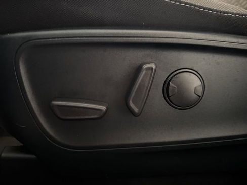 Used 2022 Ford Escape SE w/ SE Sport Appearance Package image 15