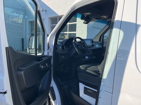 Used 2026 Mercedes-Benz Sprinter 2500 image 8