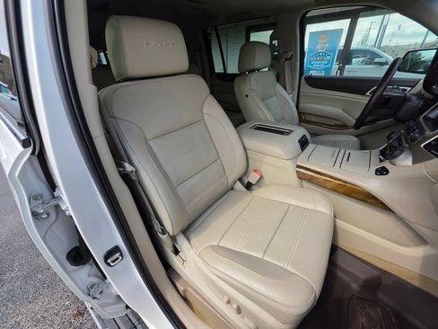 Used 2017 GMC Yukon XL Denali w/ Open Road Package AWD/4WD image 3