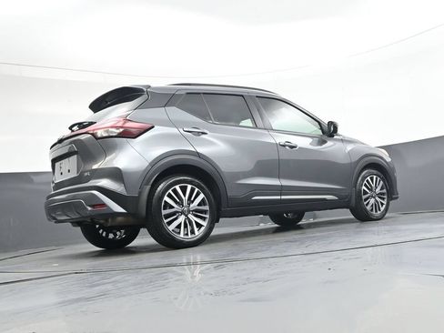 Used 2023 Nissan Kicks SR w/ SR Premium Package FWD image 45
