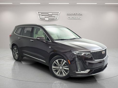 Used 2021 Cadillac XT6 Premium Luxury image 3