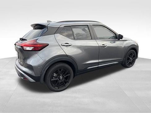 Used 2021 Nissan Kicks SR image 6