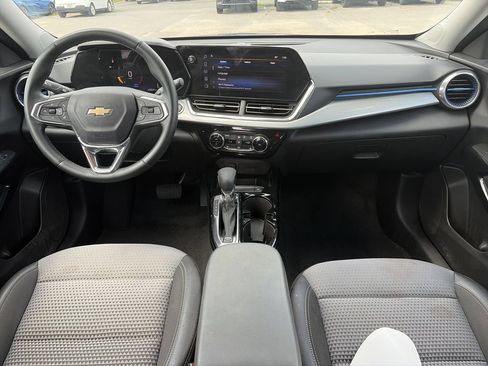 Used 2025 Chevrolet Trax LT w/ Driver Confidence Package FWD image 13
