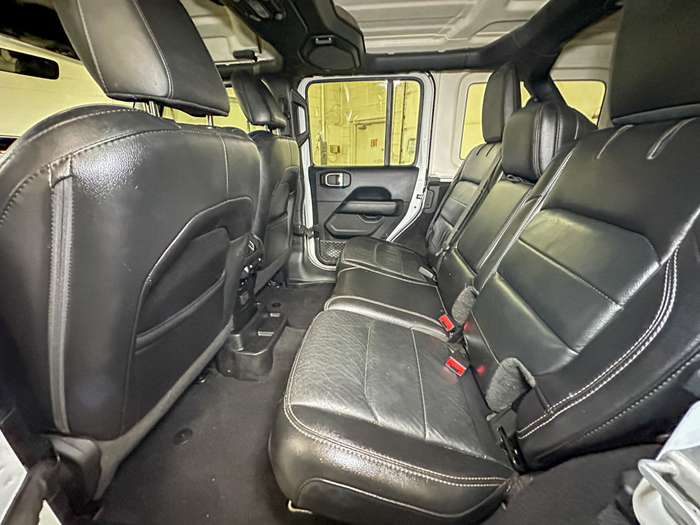 Used 2019 Jeep Wrangler Unlimited Sahara w/ Uconnect 4C Nav & Sound Group AWD/4WD image 26