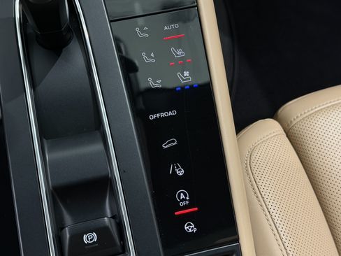 Certified 2023 Porsche Macan S AWD/4WD image 39