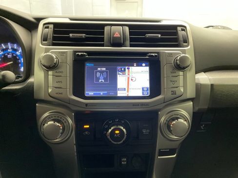 Used 2018 Toyota 4Runner SR5 AWD/4WD image 14