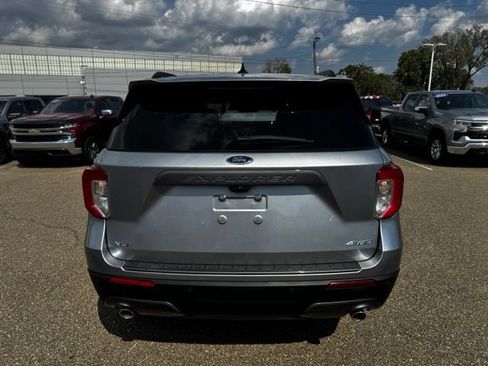Used 2024 Ford Explorer XLT w/ Equipment Group 202A AWD/4WD image 6