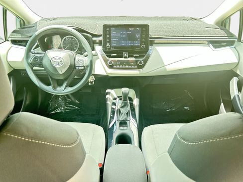 Used 2022 Toyota Corolla LE FWD image 15