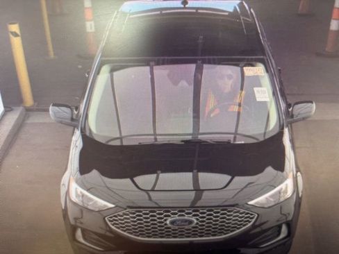 Used 2023 Ford Edge SEL image 13