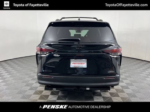 New 2026 Toyota Sienna XLE Woodland Edition AWD/4WD image 4