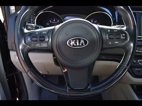 Used 2016 Kia Sedona SX image 14