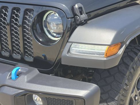 Used 2023 Jeep Wrangler Unlimited w/ Cold Weather Group AWD/4WD image 10