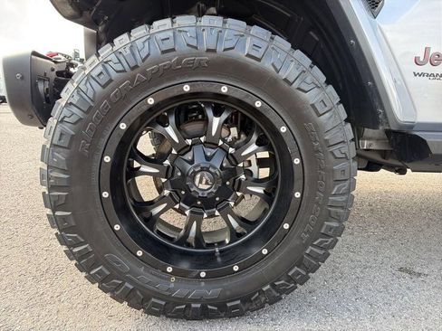 Used 2019 Jeep Wrangler Unlimited Rubicon AWD/4WD image 15