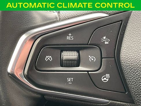 Used 2024 Chevrolet Trax ACTIV w/ Sunroof Package FWD image 19