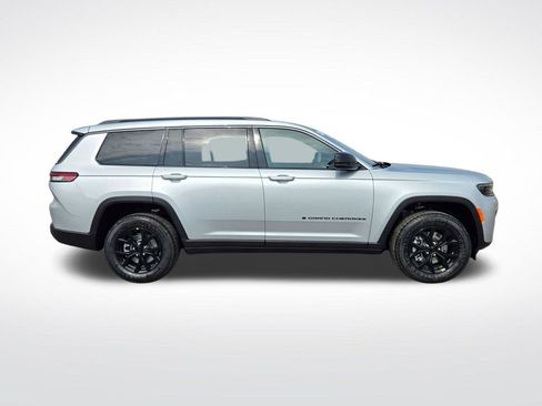 New 2026 Jeep Grand Cherokee L 4WD image 2