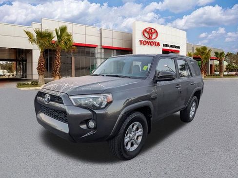 Used 2018 Toyota 4Runner SR5 image 9