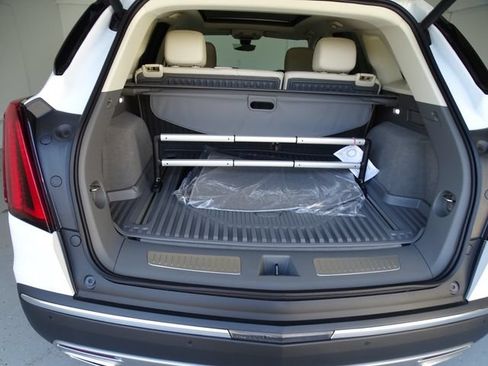 Used 2026 Cadillac XT5 Premium Luxury w/ LPO, Floor Liner Package AWD/4WD image 23