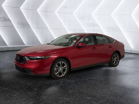 Used 2024 Honda Accord EX image 3