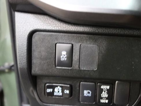 Used 2021 Toyota Tacoma TRD Off-Road AWD/4WD image 15