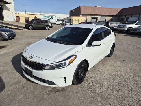 Used 2018 Kia Forte LX image 1