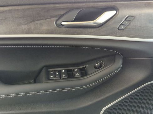 New 2026 Jeep Grand Cherokee Limited image 14