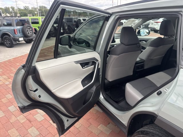 Used 2023 Toyota RAV4 XLE w/ Convenience Package FWD image 27