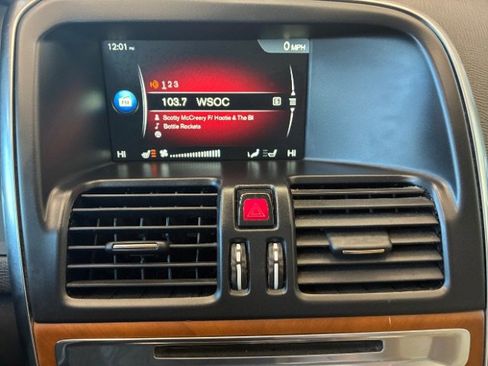 Used 2016 Volvo XC60 T5 Premier w/ Proximity Package image 21