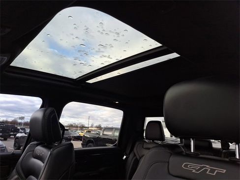 Used 2022 RAM 1500 Laramie image 11