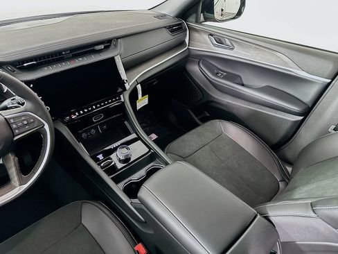 New 2026 Jeep Grand Cherokee Altitude AWD/4WD image 30