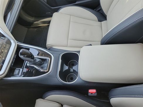 Used 2024 Subaru Outback Limited image 22